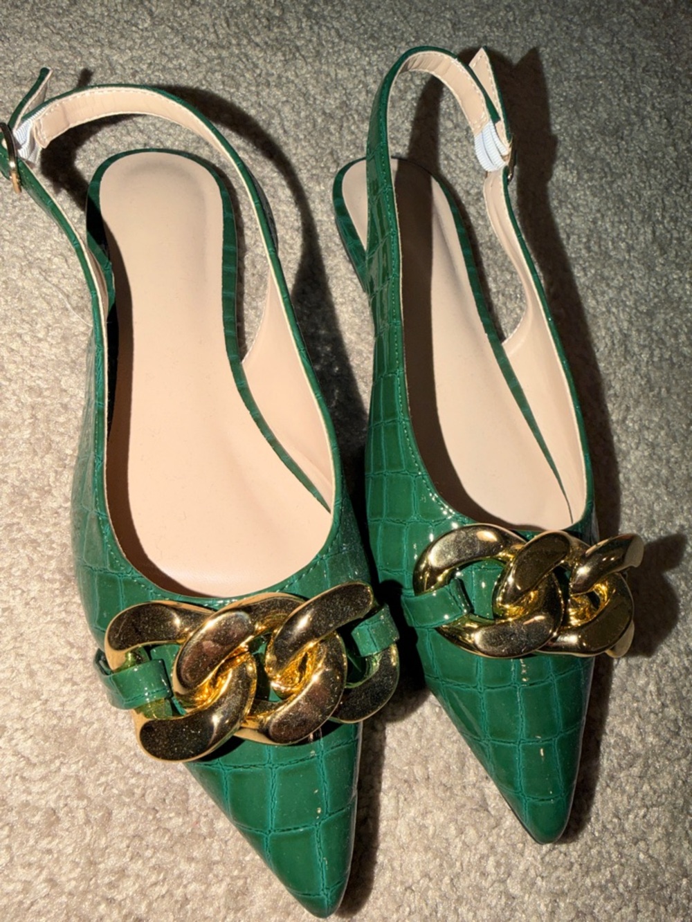 Green Croc-Embossed Pointed Toe Slingback Flats with Gold Chain